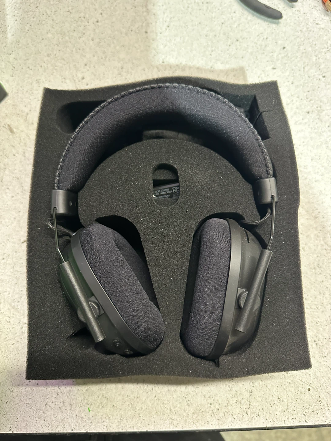 Razer BlackShark V2 Pro Wireless Esports Headset - photo 2