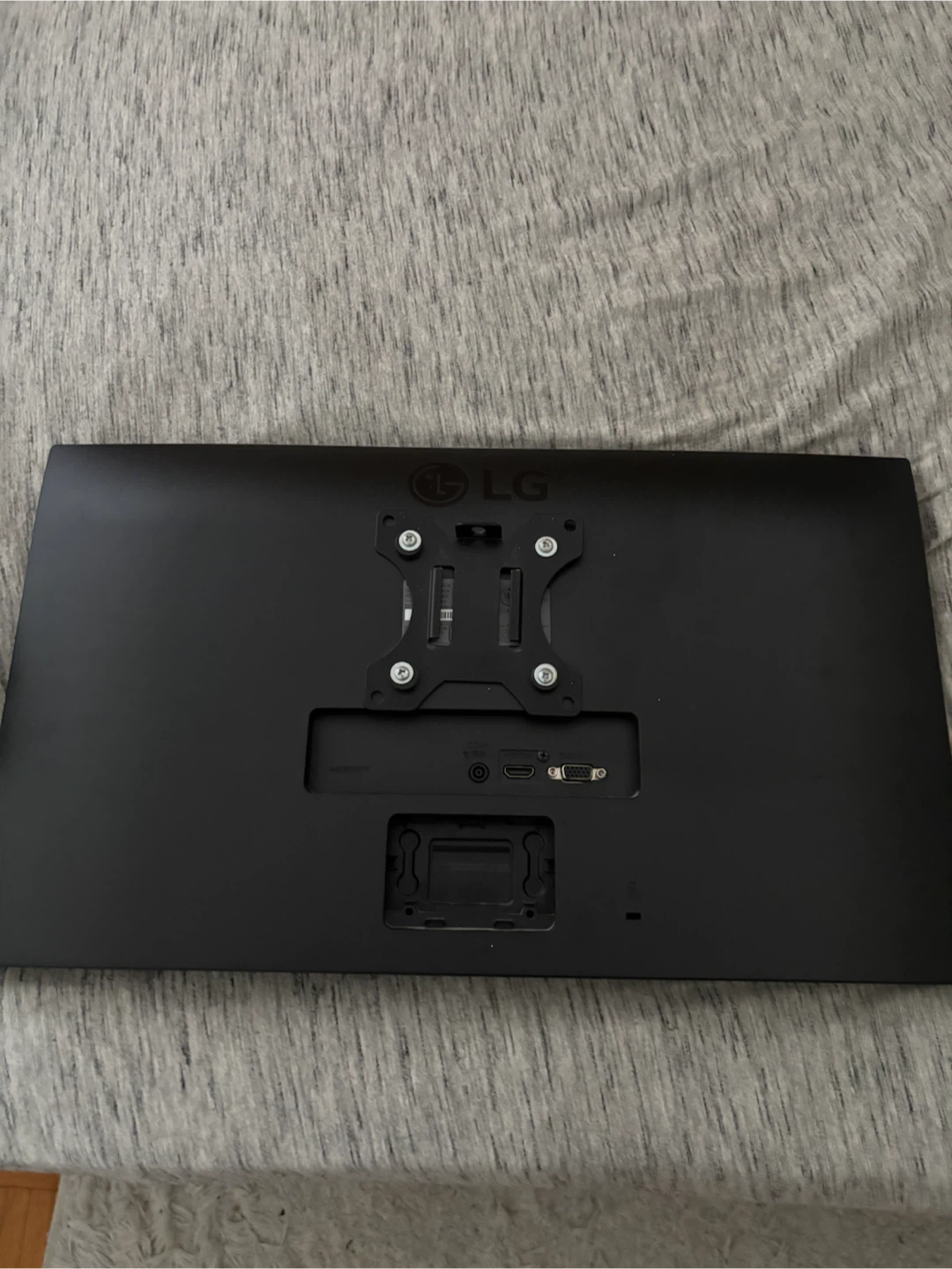LG Monitor - photo 2