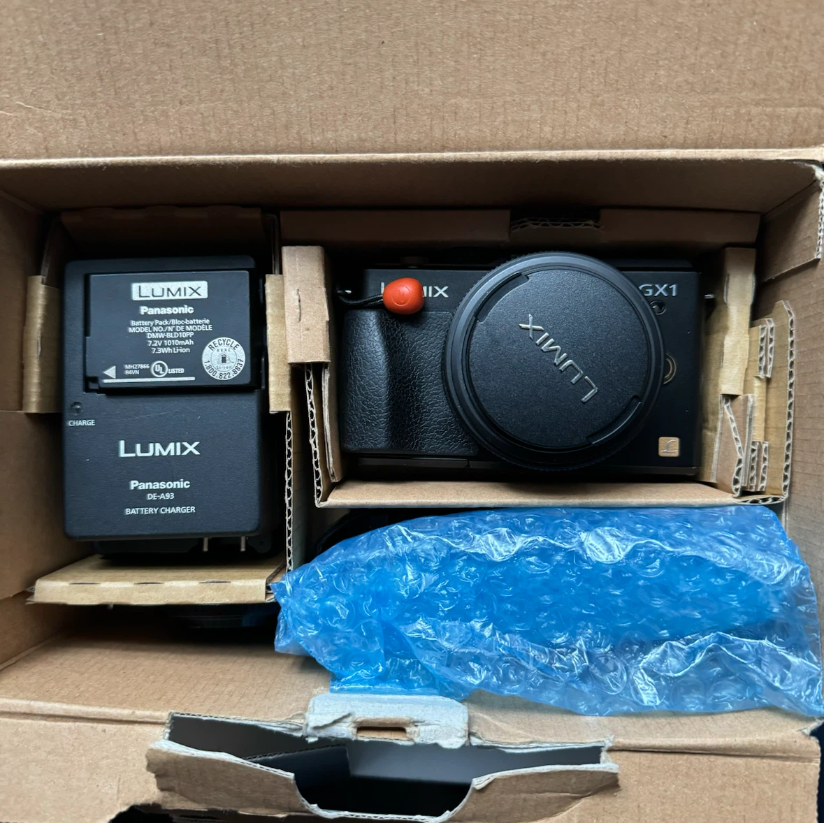 Panasonic Lumix GX1 Mirrorless Camera + 20mm F1.7 Mark II - photo 3