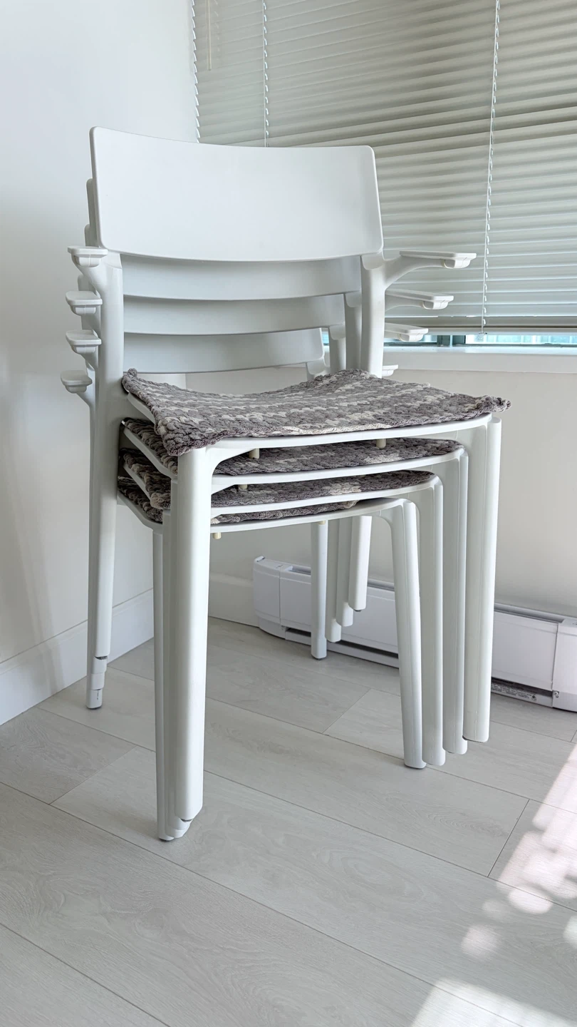 IKEA Janinge Set of 4 White Stackable Arm Chairs