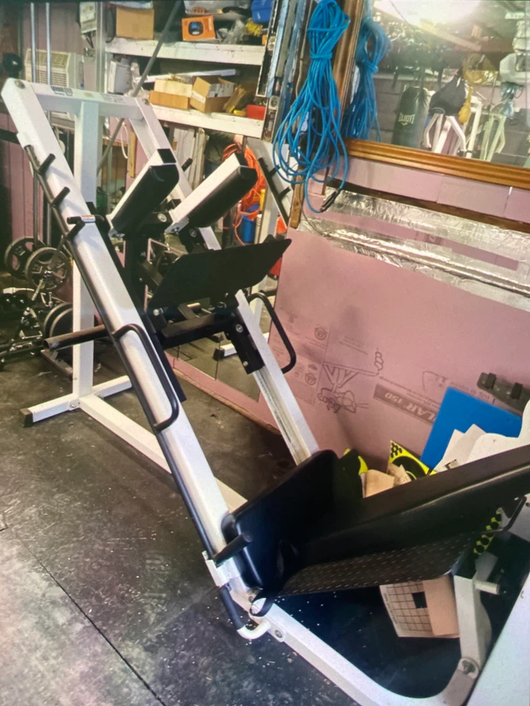 Leg Press Machine