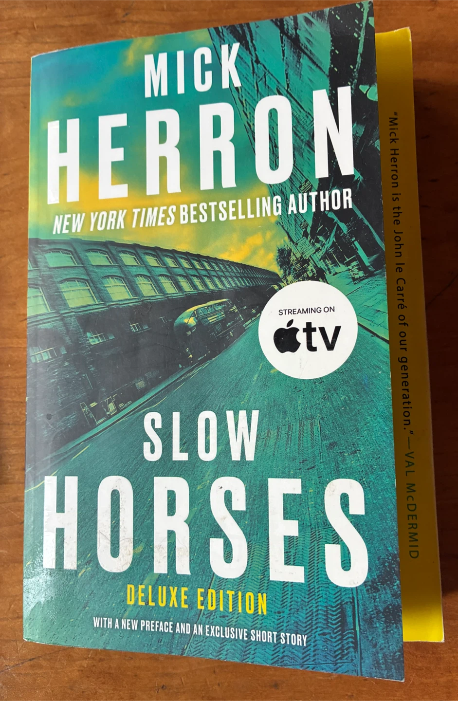 🏈 Slow Horses Deluxe Edition by Mick Herron