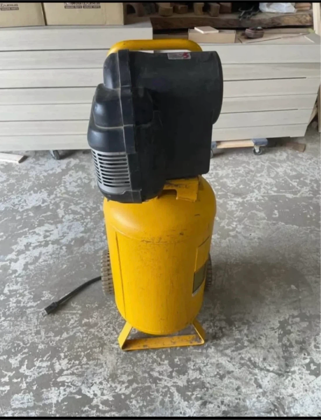 DeWalt 15 Gallon Air Compressor - photo 4