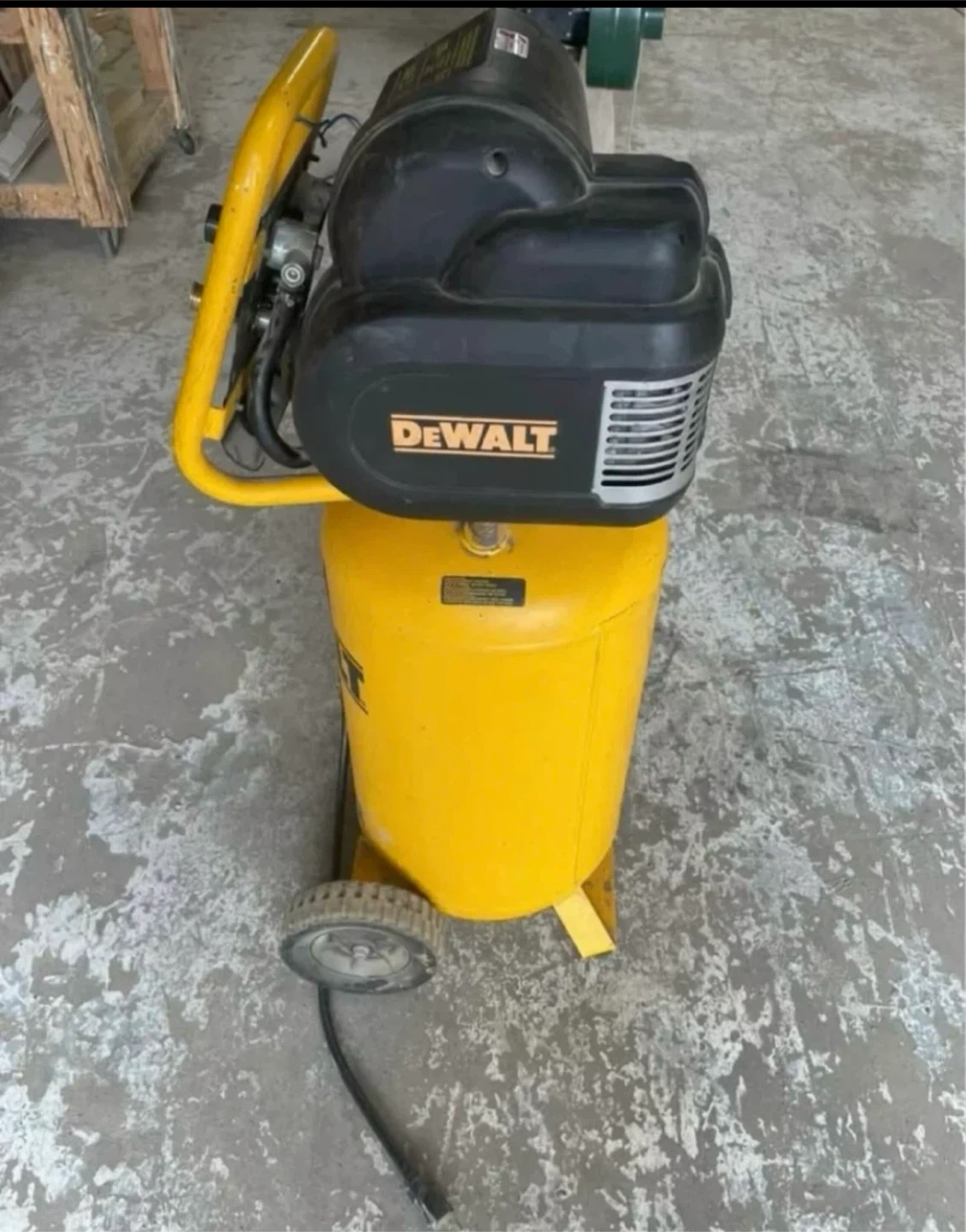 DeWalt 15 Gallon Air Compressor - photo 5