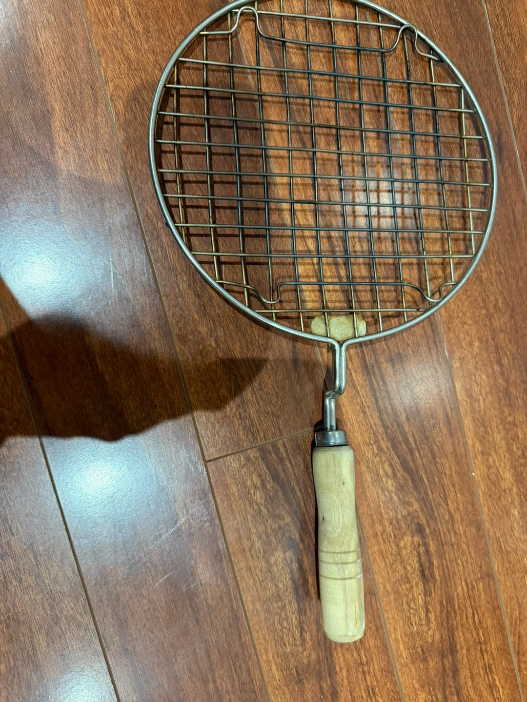 Round Wire Roti Grill with Wooden Handle 🏈 - photo 3