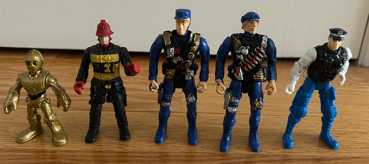 Set of 5 Assorted Action Figures - photo 2