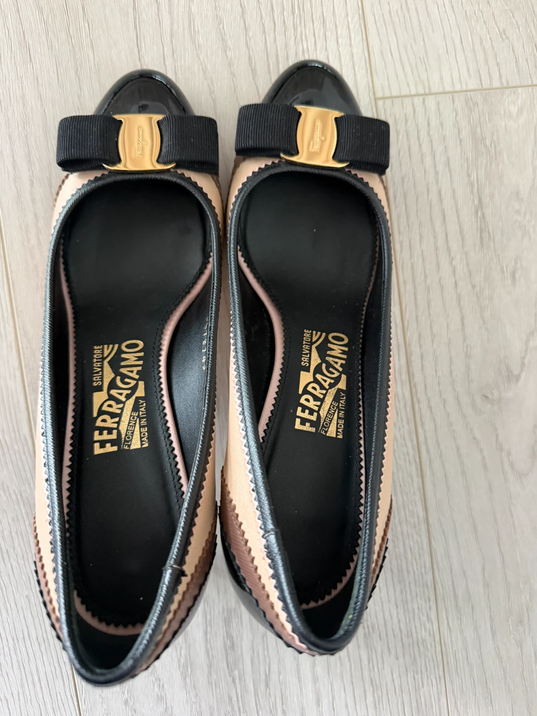 Salvatore Ferragamo Vara Bow Pumps - photo 2