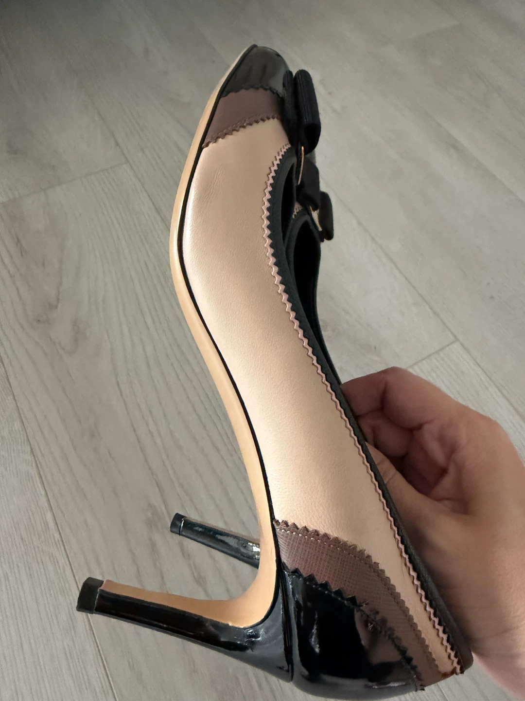 Salvatore Ferragamo Vara Bow Pumps - photo 5