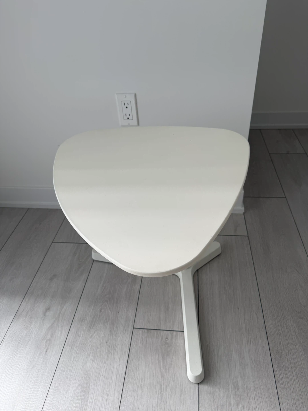 White Minimalist Side Table - photo 2