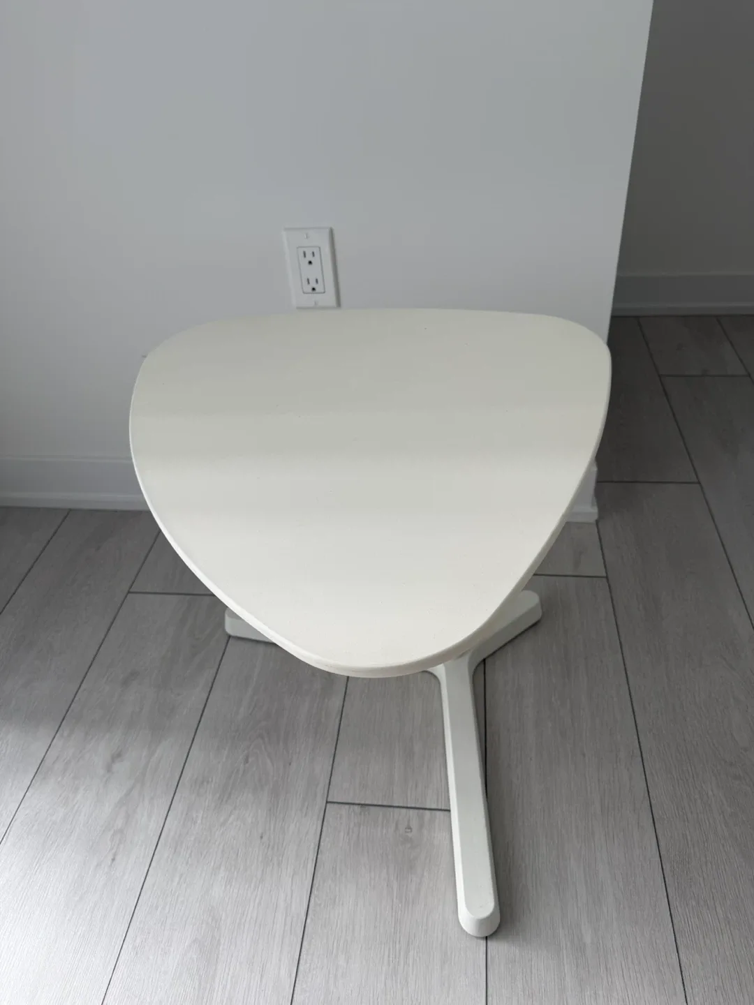White Minimalist Side Table - photo 2