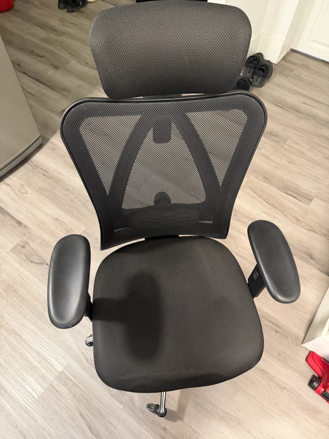 Black Ergonomic Mesh Office Chair - photo 2