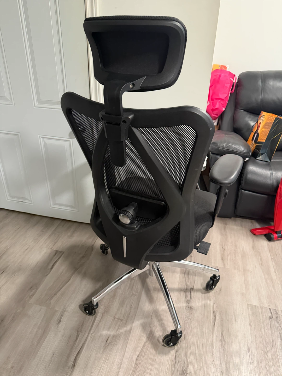 Black Ergonomic Mesh Office Chair - photo 3