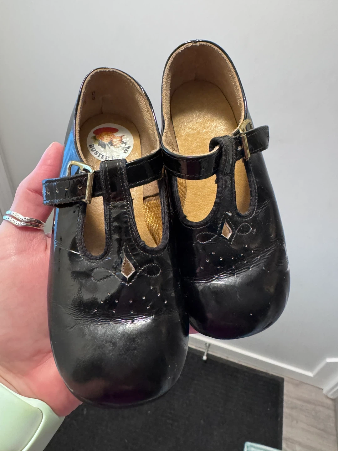 Vintage Buster Brown Black Patent Leather T-Strap Shoes Size 7.5
