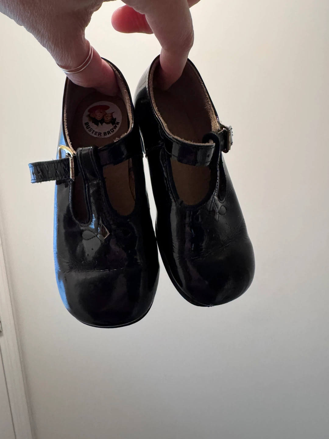 Vintage Buster Brown Black Patent Leather T-Strap Shoes Size 7.5 - photo 2