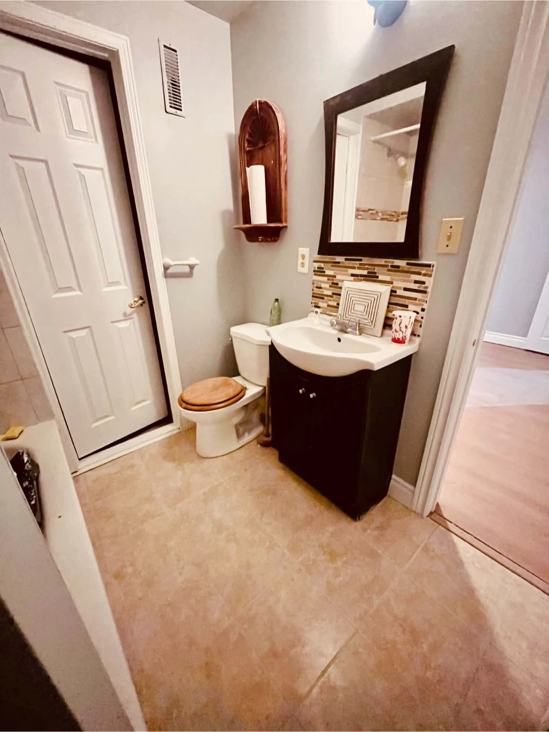 3 bedroom 2 bathroom basement apartment for rent - photo 4