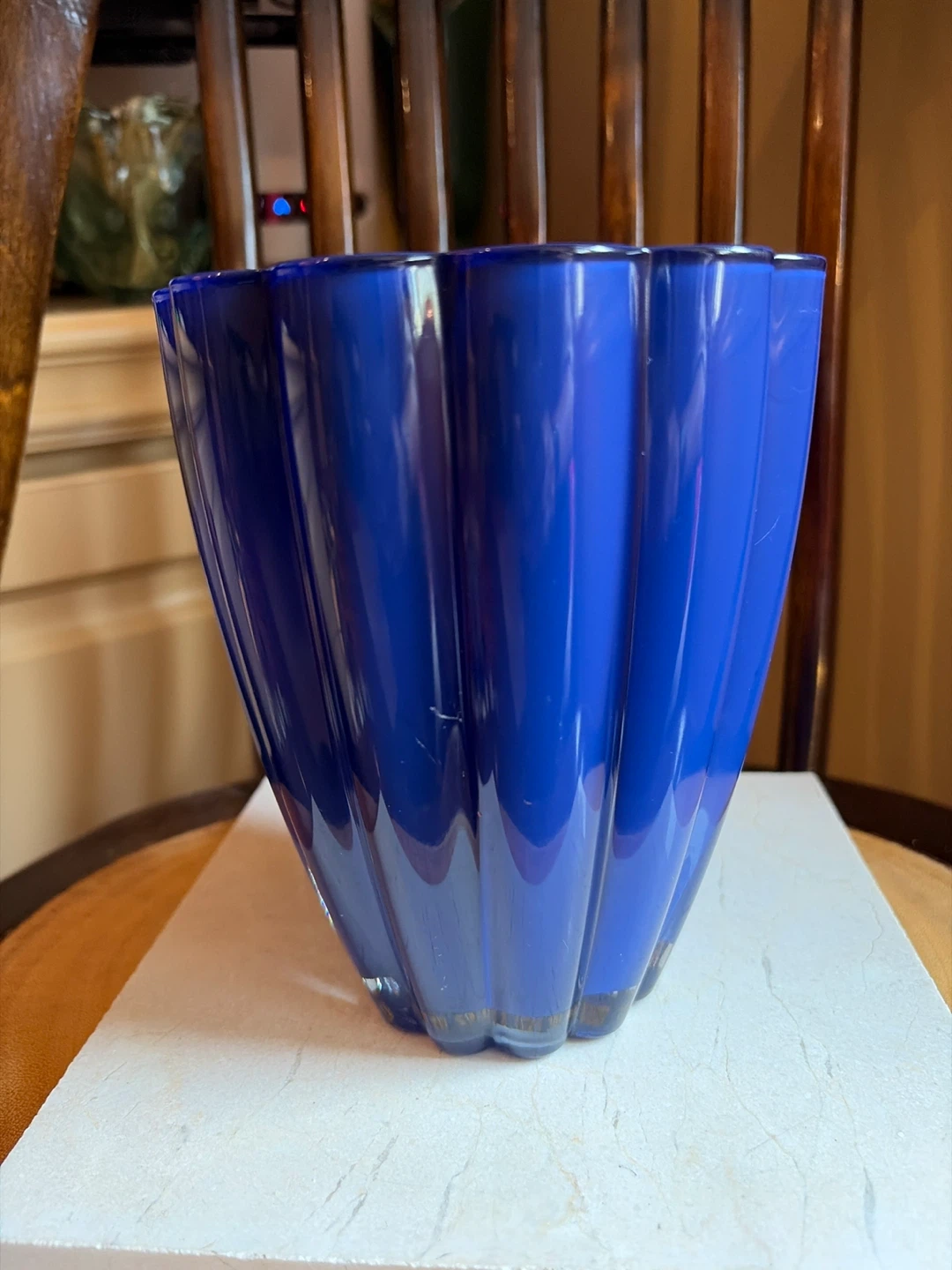 🏈 Gorgeous Cobalt Blue Art Glass Vase - photo 2