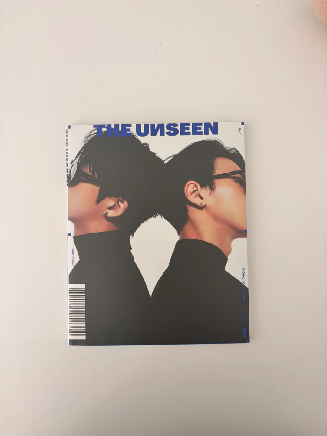 Shownu X Hyungwon The Unseen Album Ver. 1 - photo 2