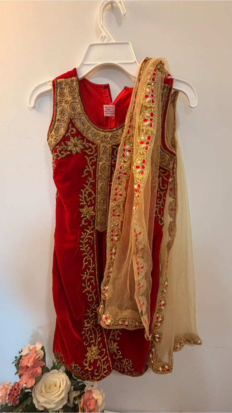 Red and Gold Velvet Lehenga Set - photo 4