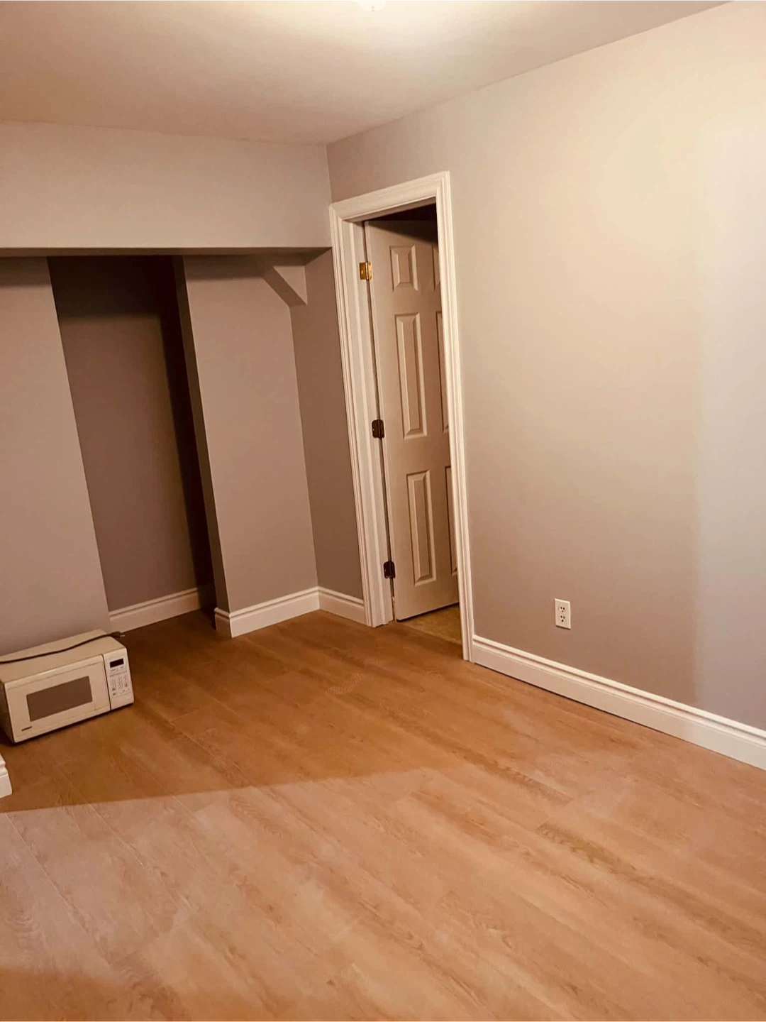 1 bedroom basement apartment for rent