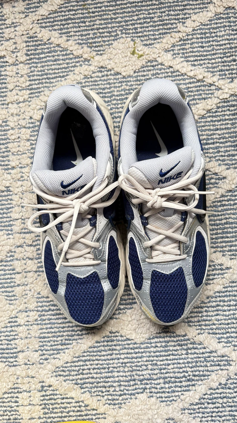 Nike Sneakers Navy and Silver - photo 2