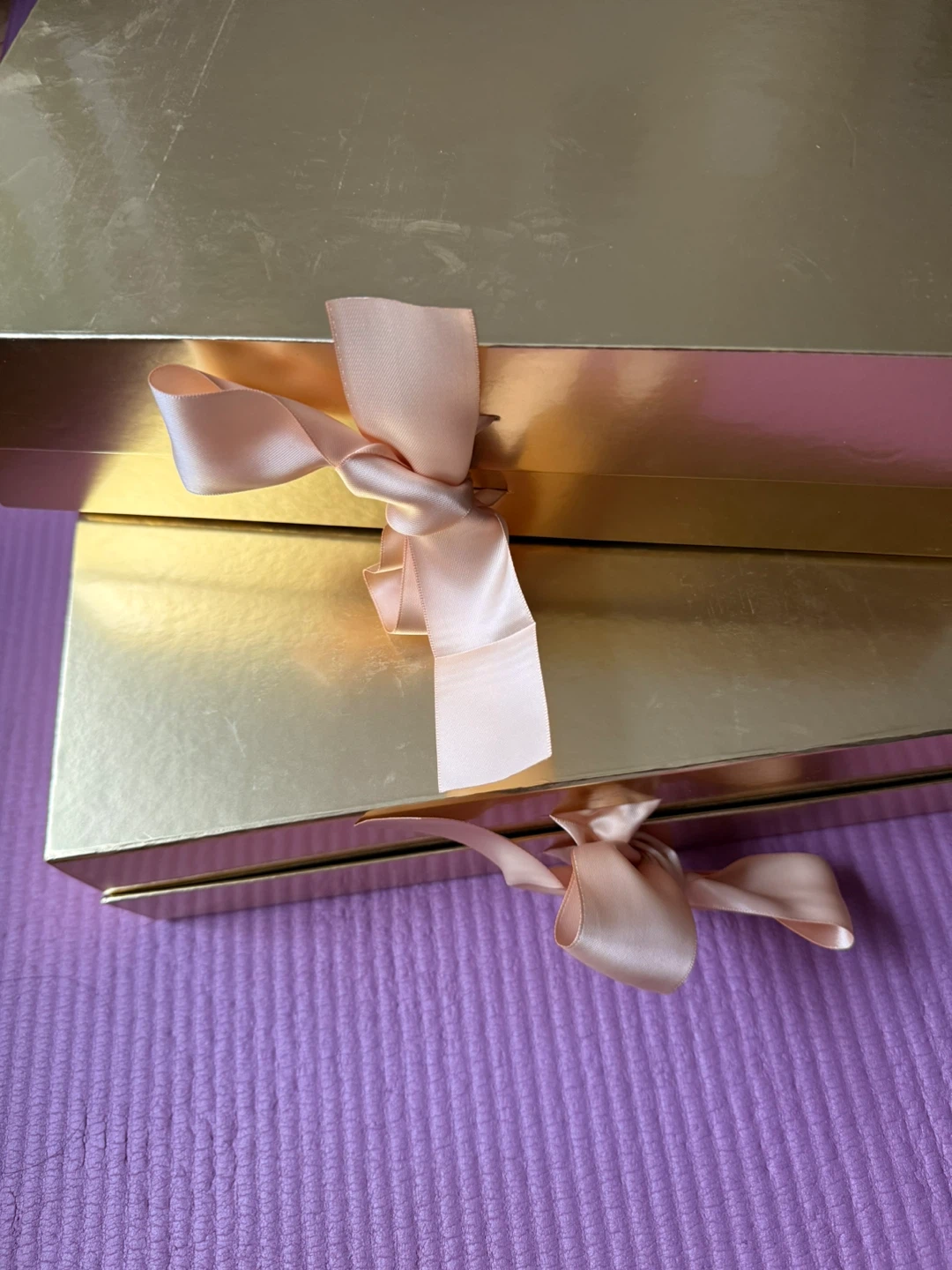 NEW✨🏈decorative gold gift box with pink ribbons - photo 2