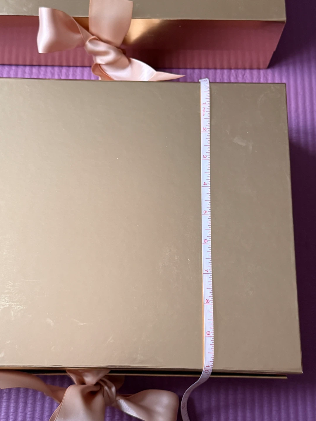 NEW✨🏈decorative gold gift box with pink ribbons - photo 5