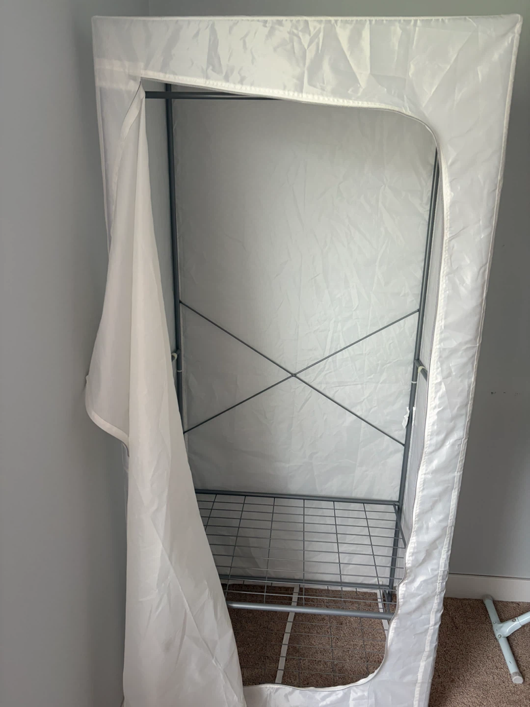 Clothes Hanger with Zipper - photo 3