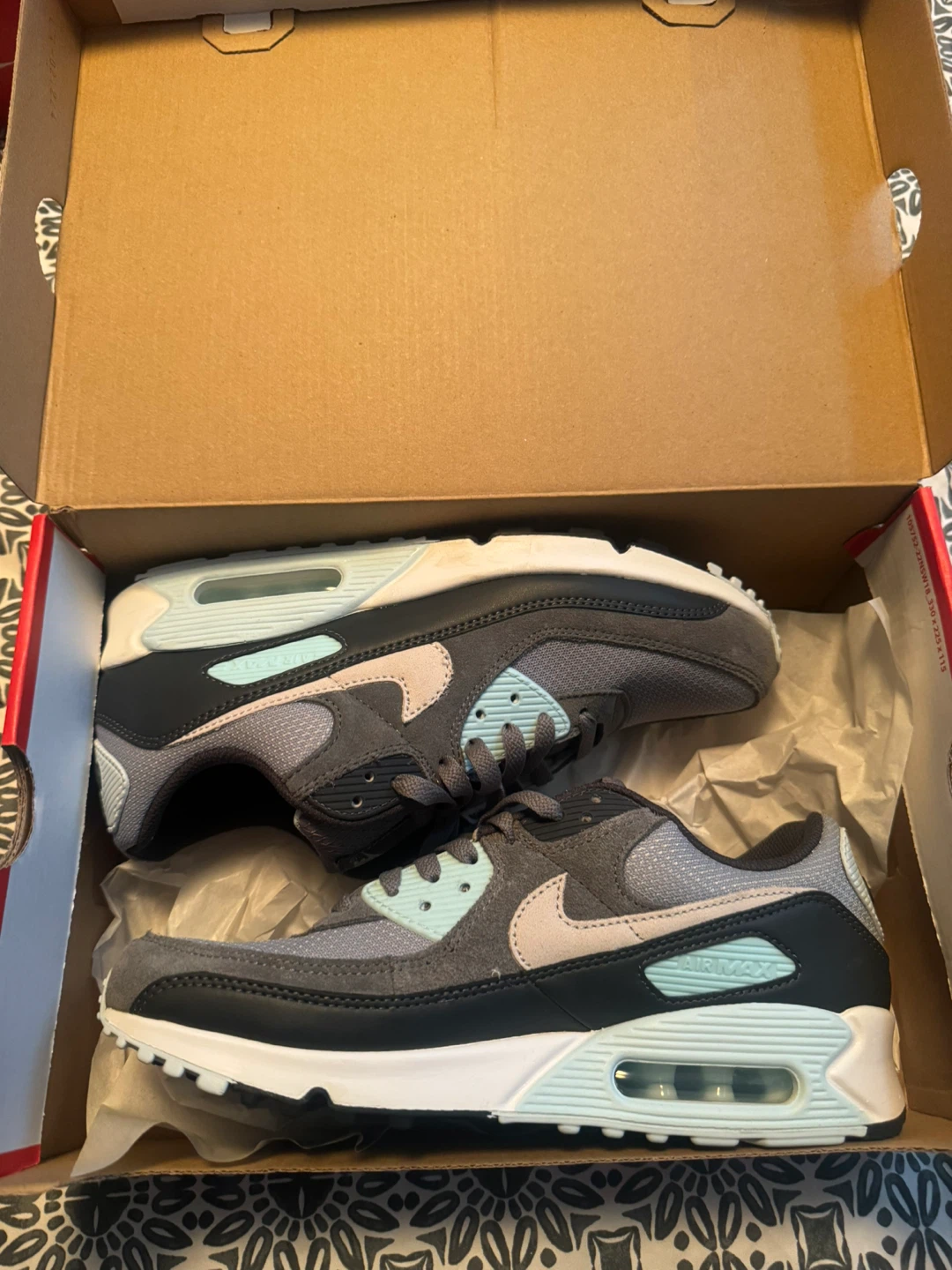 Nike shoes 9.5