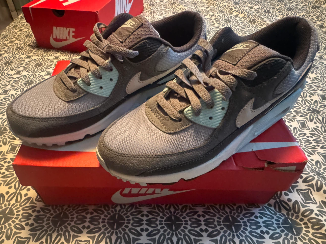 Nike shoes 9.5 - photo 2