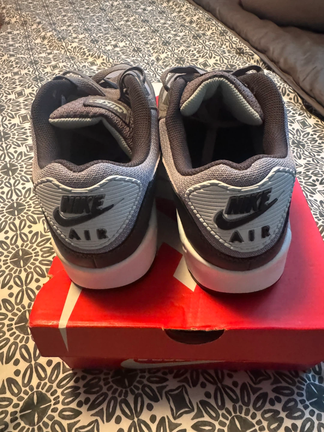 Nike shoes 9.5 - photo 3