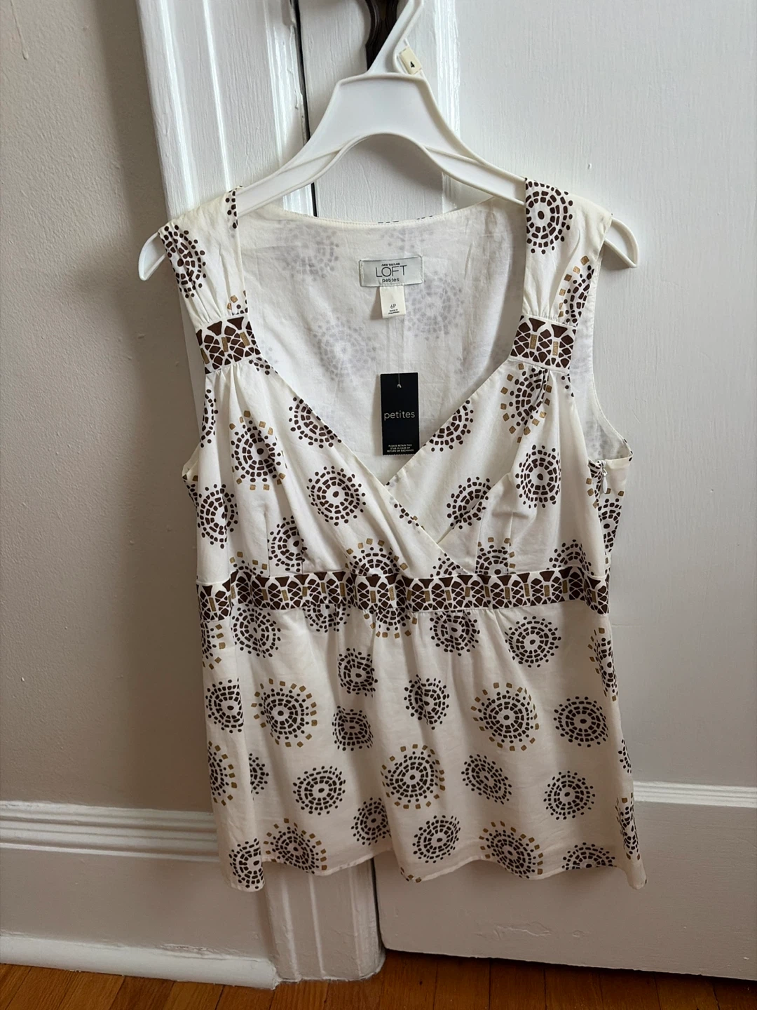 Ann Taylor Loft Petites Sleeveless Top