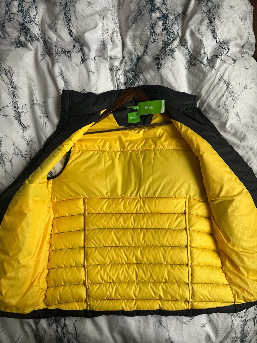 NEW HUGO BOSS DUCK DOWN QUILTED VEST MEN SIZE MEDIUM - photo 2