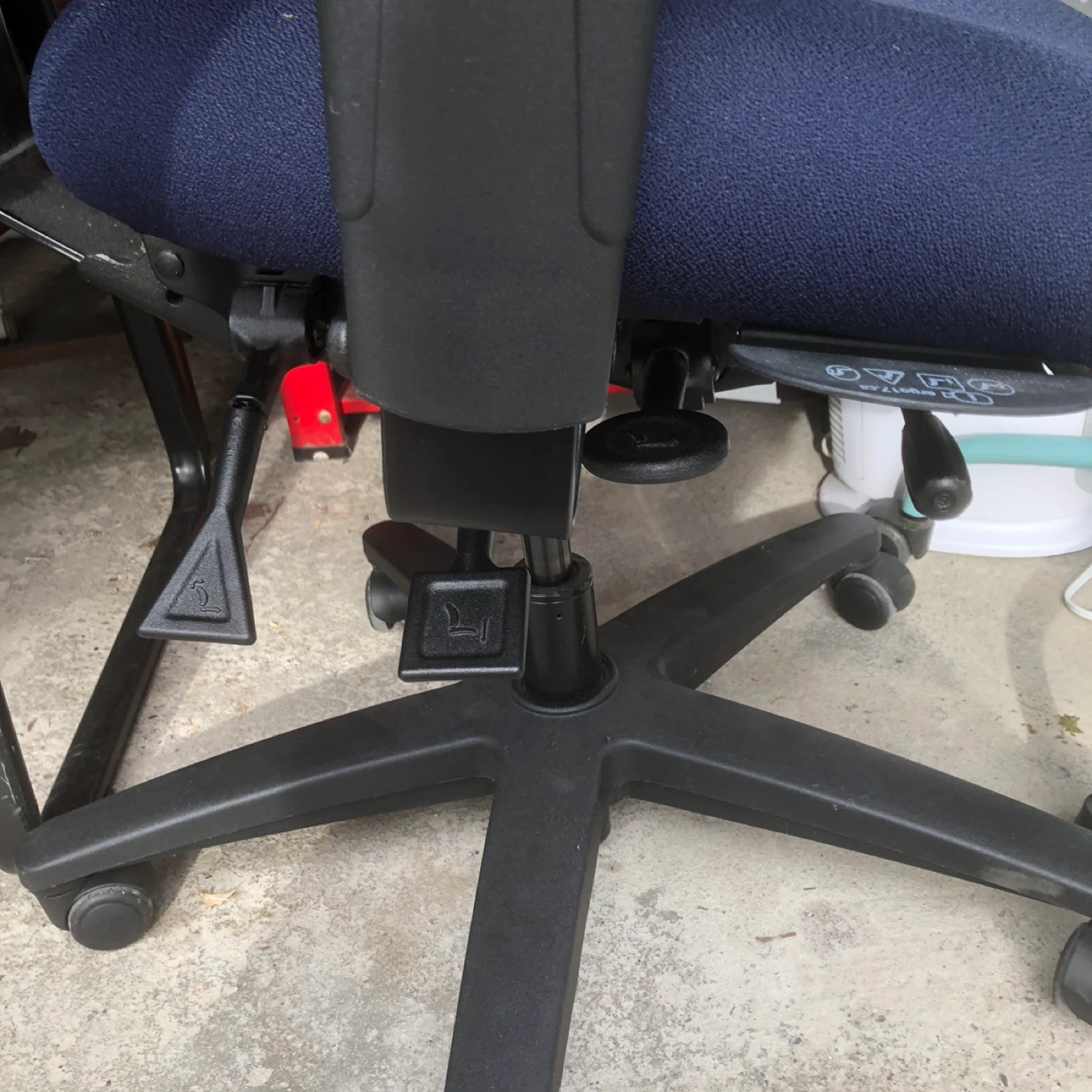 ergoCentric Ergonomic Office Chair - photo 3