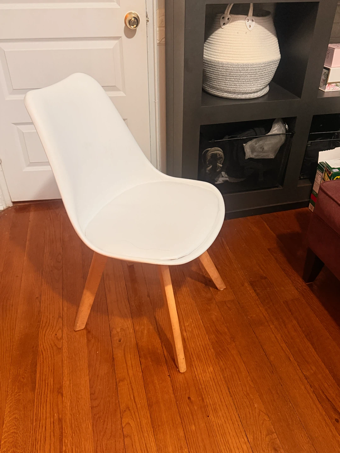 Modern White Dining Chair with Wooden Legs