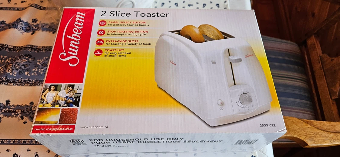 🏈 brand new Sunbeam 2 Slice Toaster
