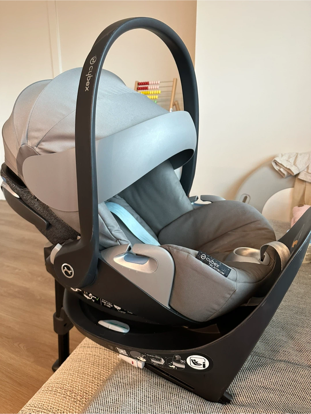 Cybex Platinum Infant Car Seat with Base - photo 3