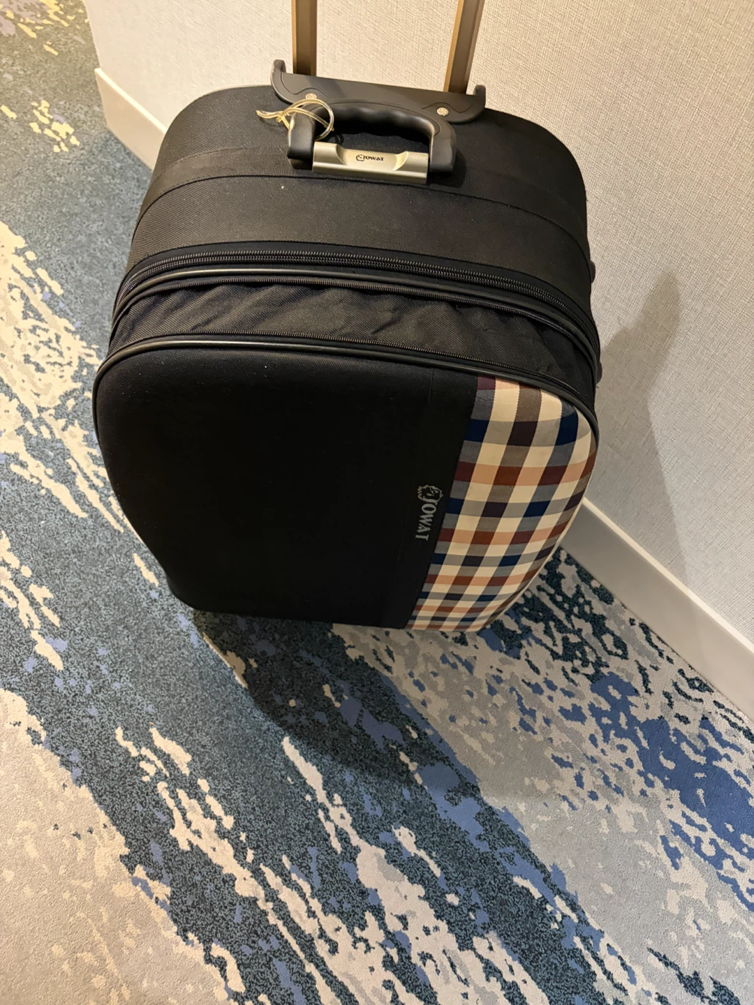 Jowat Rolling Suitcase - photo 4