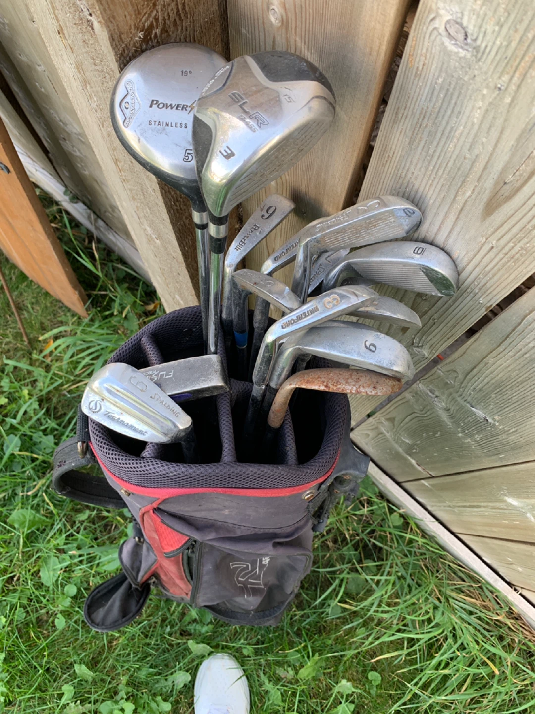 FREE: Mixed Golf Club Set with bag. - photo 2