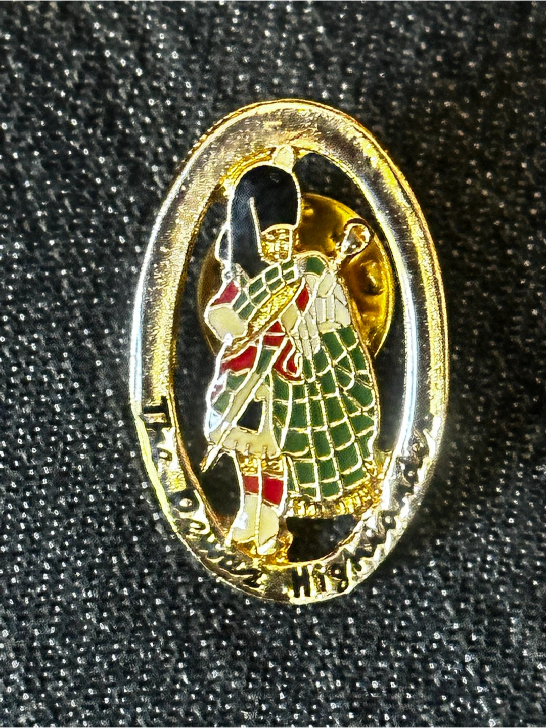 Vintage 3-Pc Dewar Highlander Pin & Charm Lot - photo 4