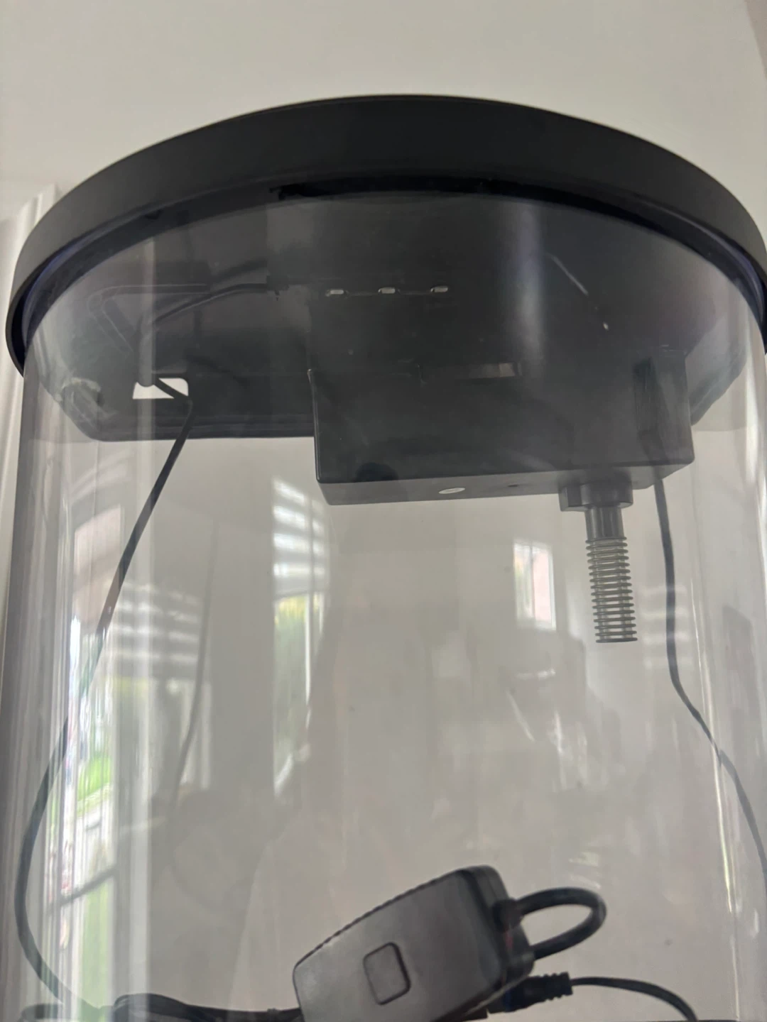 Cylindrical Glass Aquarium - photo 2