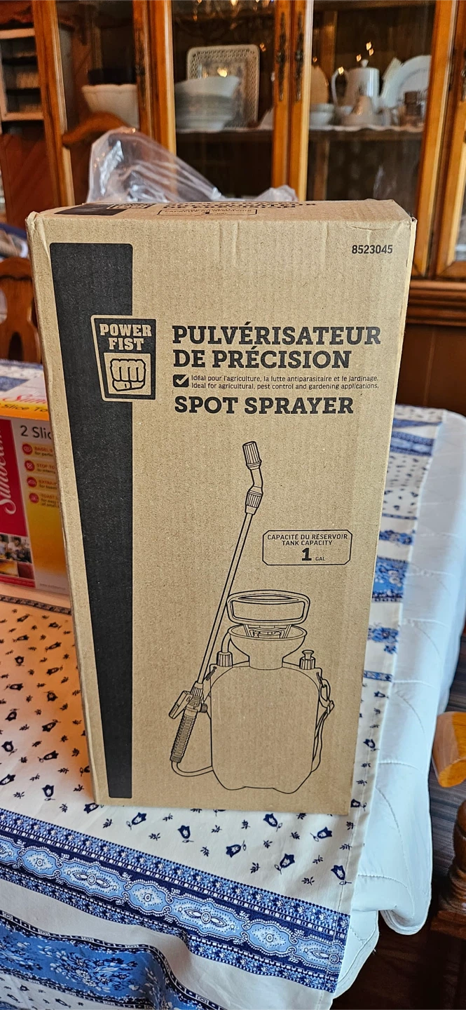 🏈 Brand New Power Fist 1 Gallon Spot Sprayer