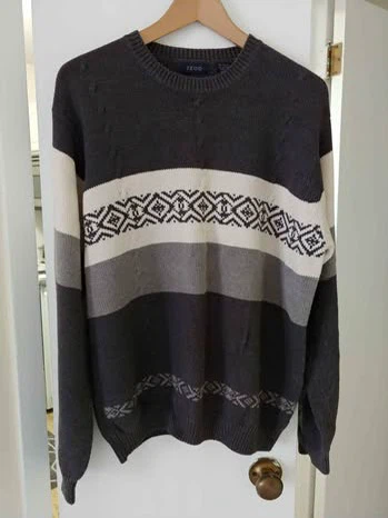 IZOD Striped Pattern Sweater size M🏈