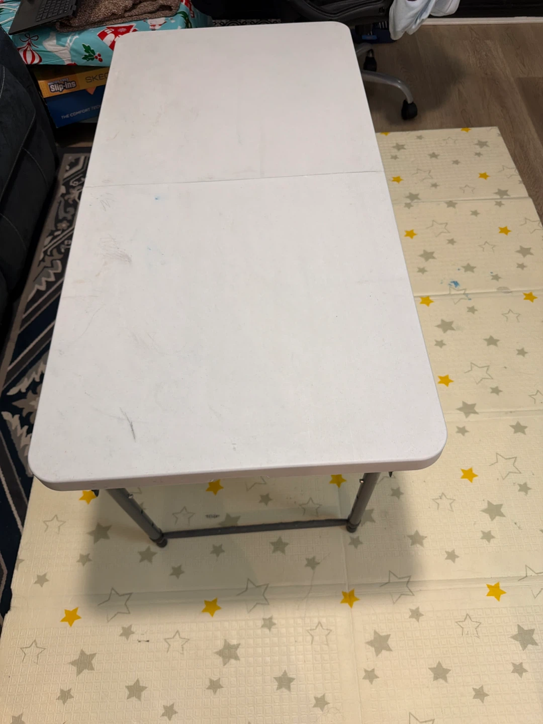 Portable folding table
