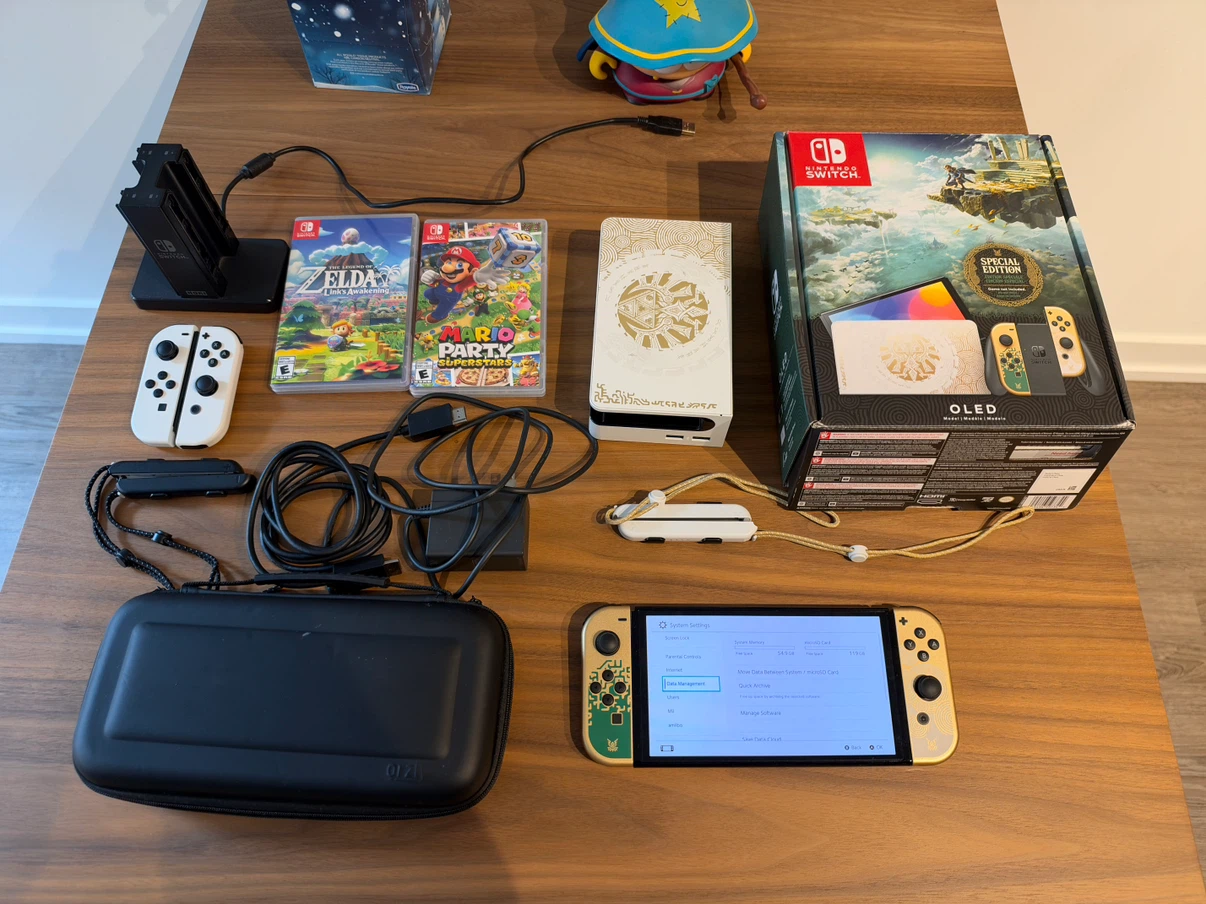 Nintendo Switch OLED - Zelda Special Edition - photo 3