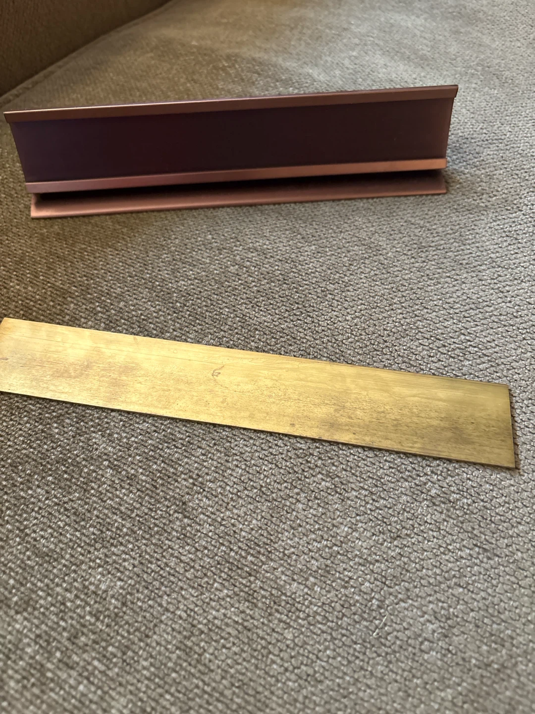 🏈 Custom Gold-Tone Desk Nameplate - photo 2