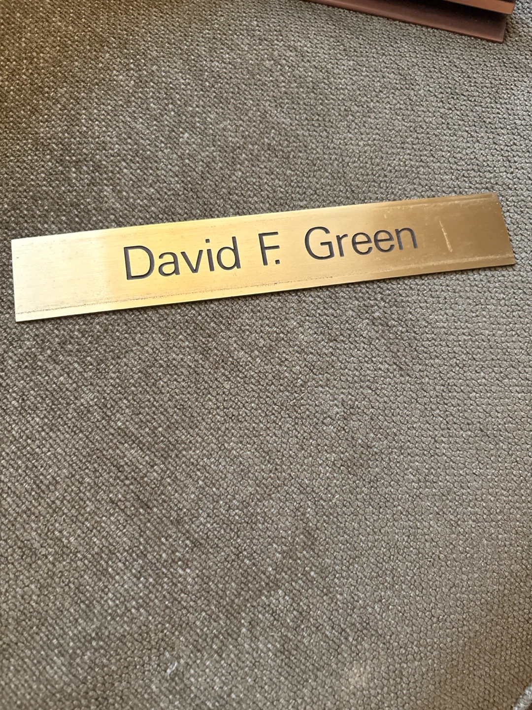 🏈 Custom Gold-Tone Desk Nameplate - photo 3