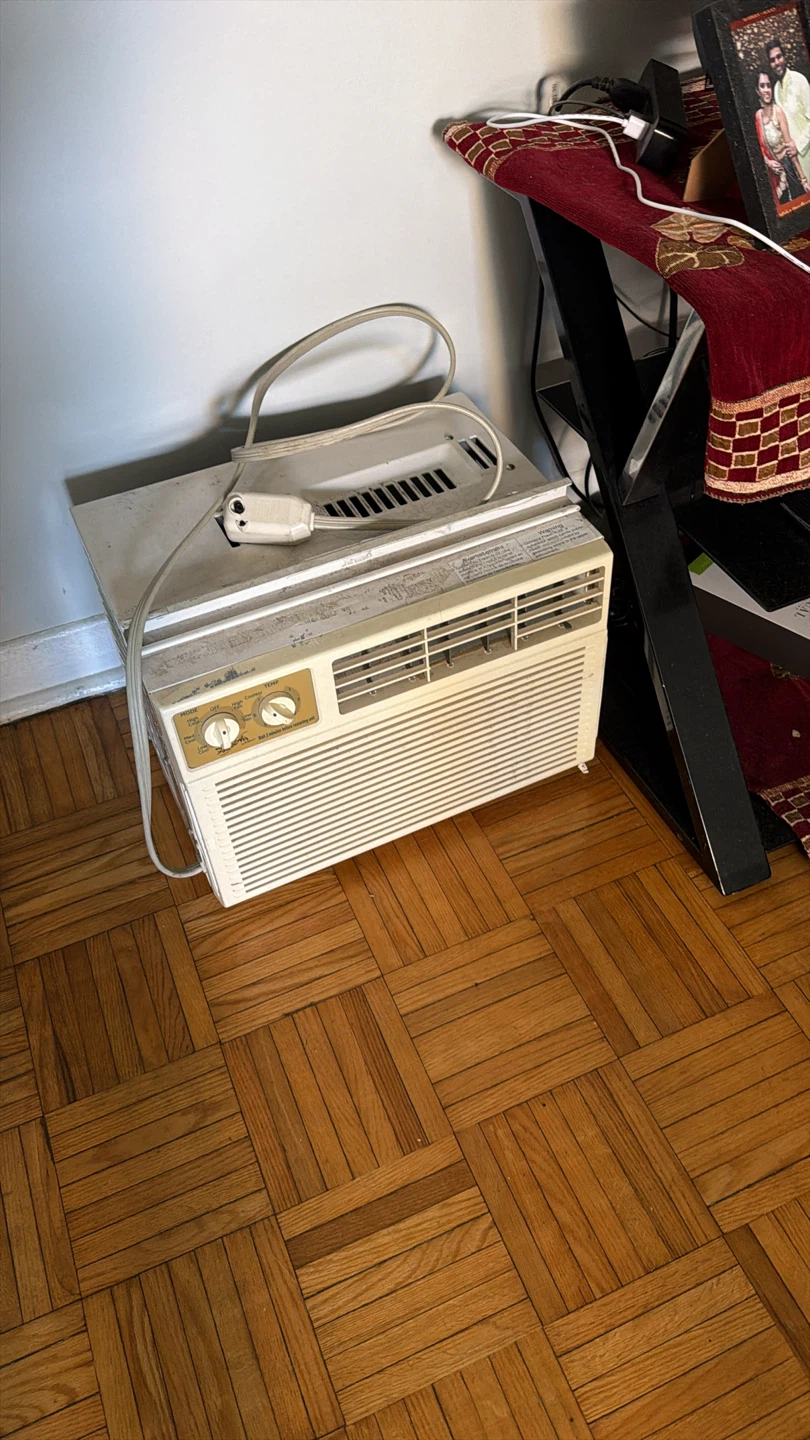 Comfort-Aire Window Air Conditioner