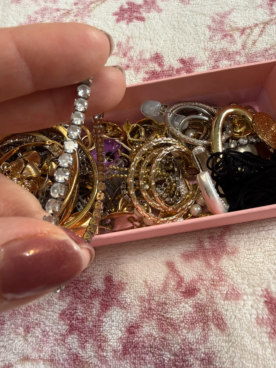 Box of jewelry, 🏈 - photo 3