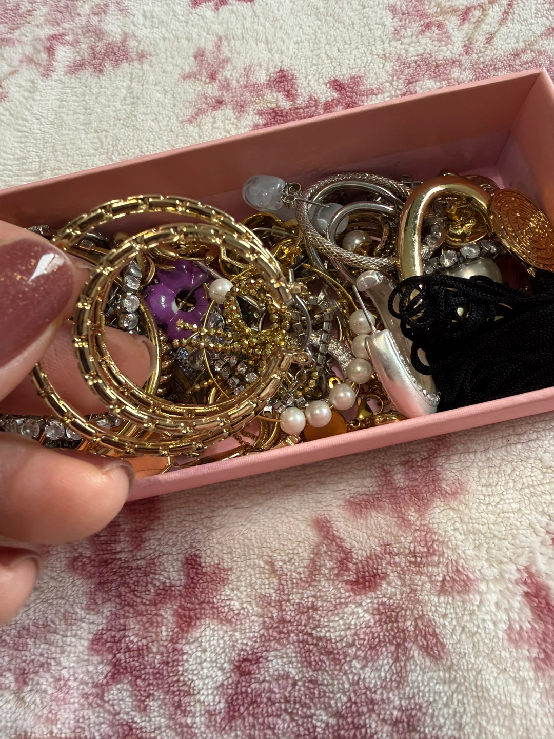 Box of jewelry, 🏈 - photo 4