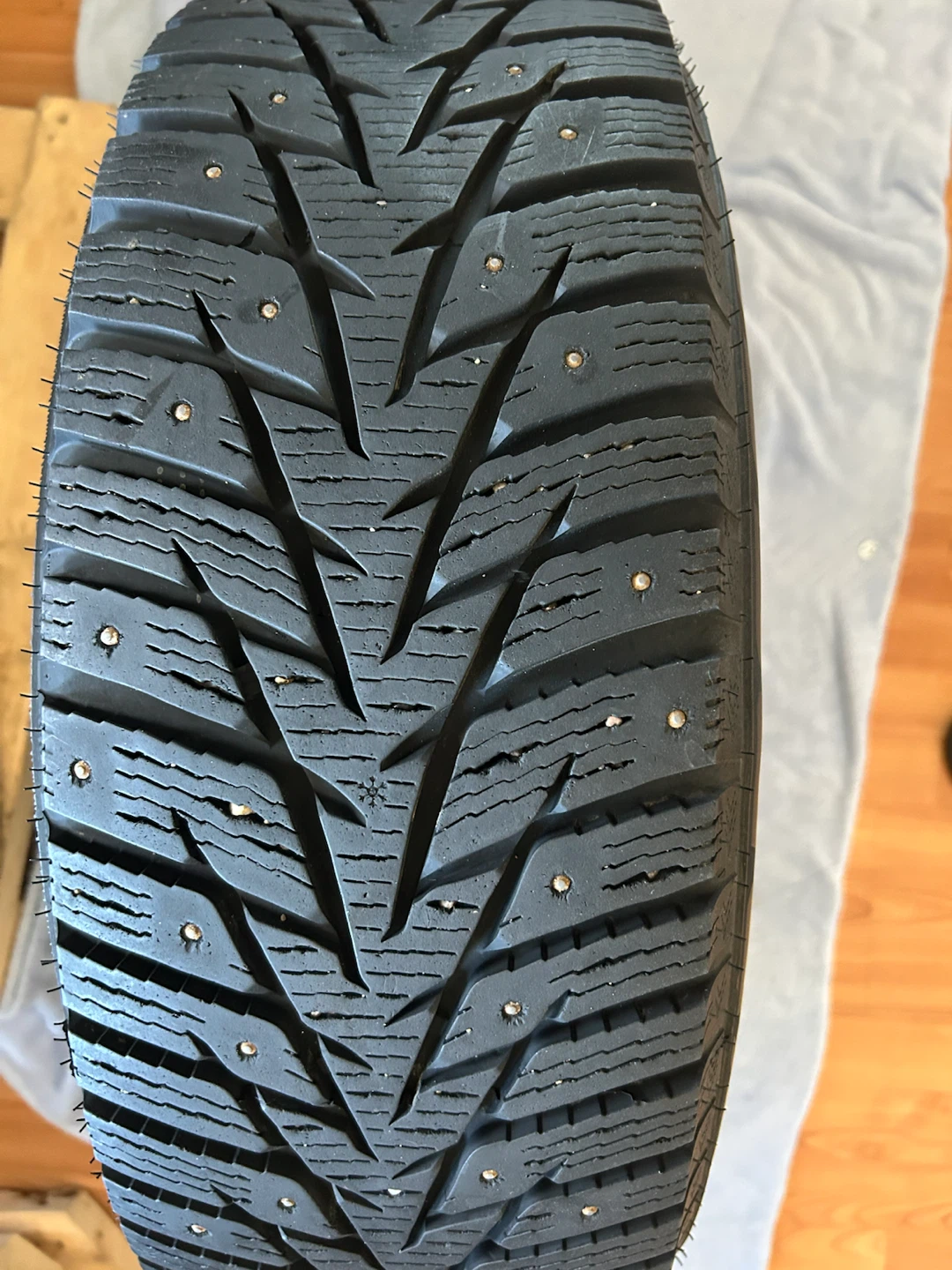 Set of 4 Kapsen Winter Tires with Steel Rims - photo 4